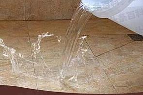 纳雍漏水维修 免砸砖防水材料该如何施工